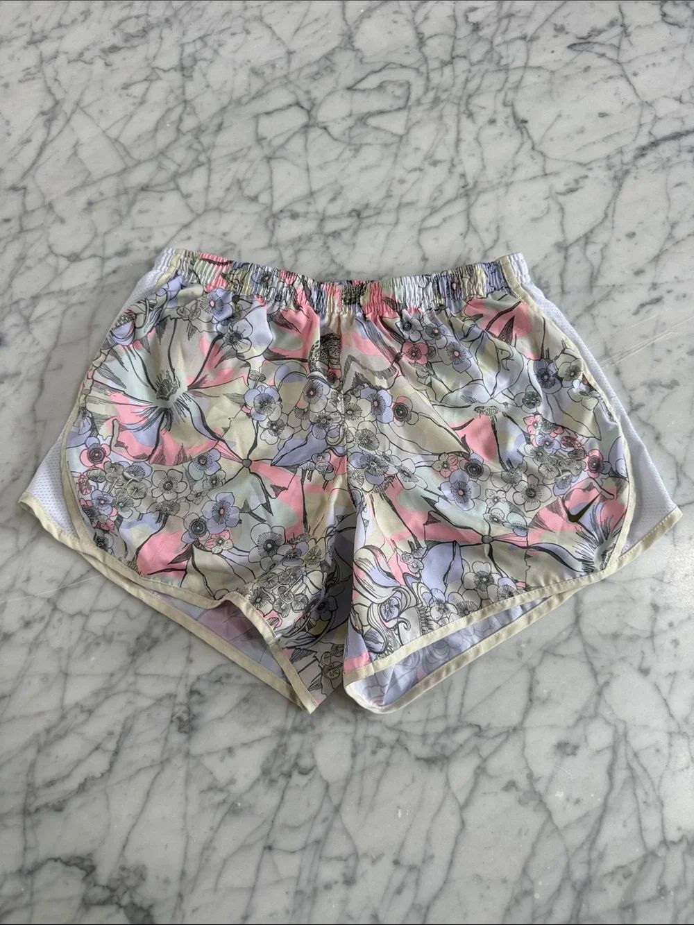 Floral Pastel Girls Nike Youth L 10/12 Athletic Shorts Pink & Lavender